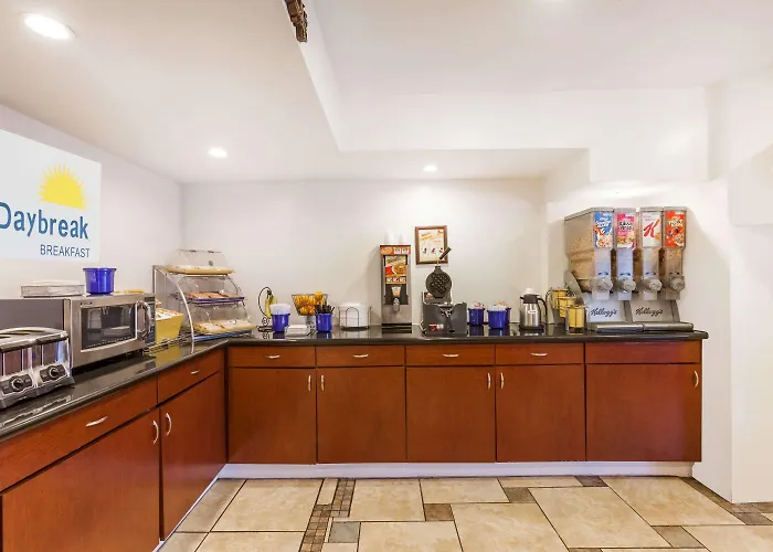 Days Inn By Wyndham Austin/University/Downtown