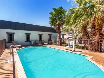 Days By Wyndham Austin/university/downtown Hotel