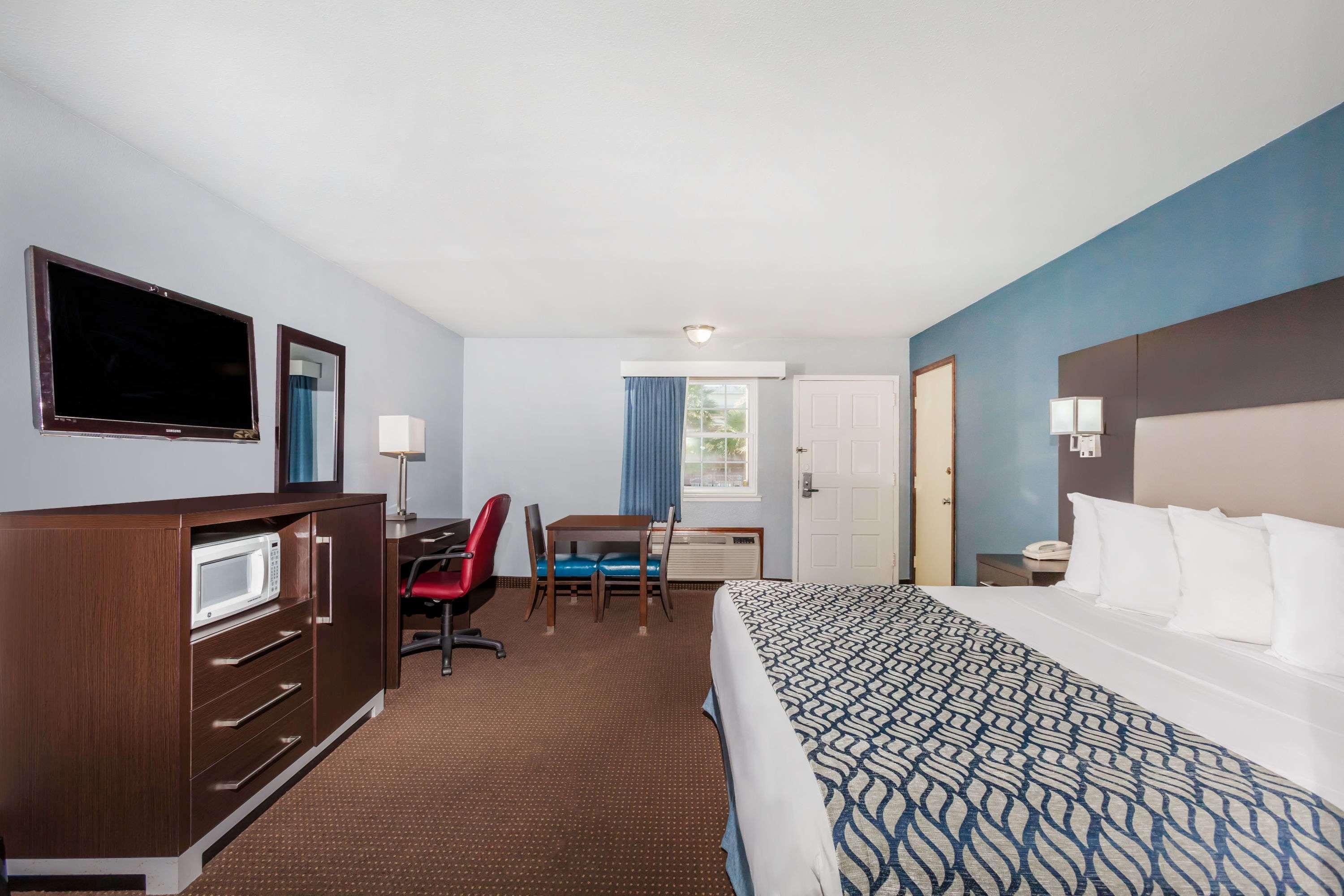 Hotel Days By Wyndham Austin/university/downtown Austin