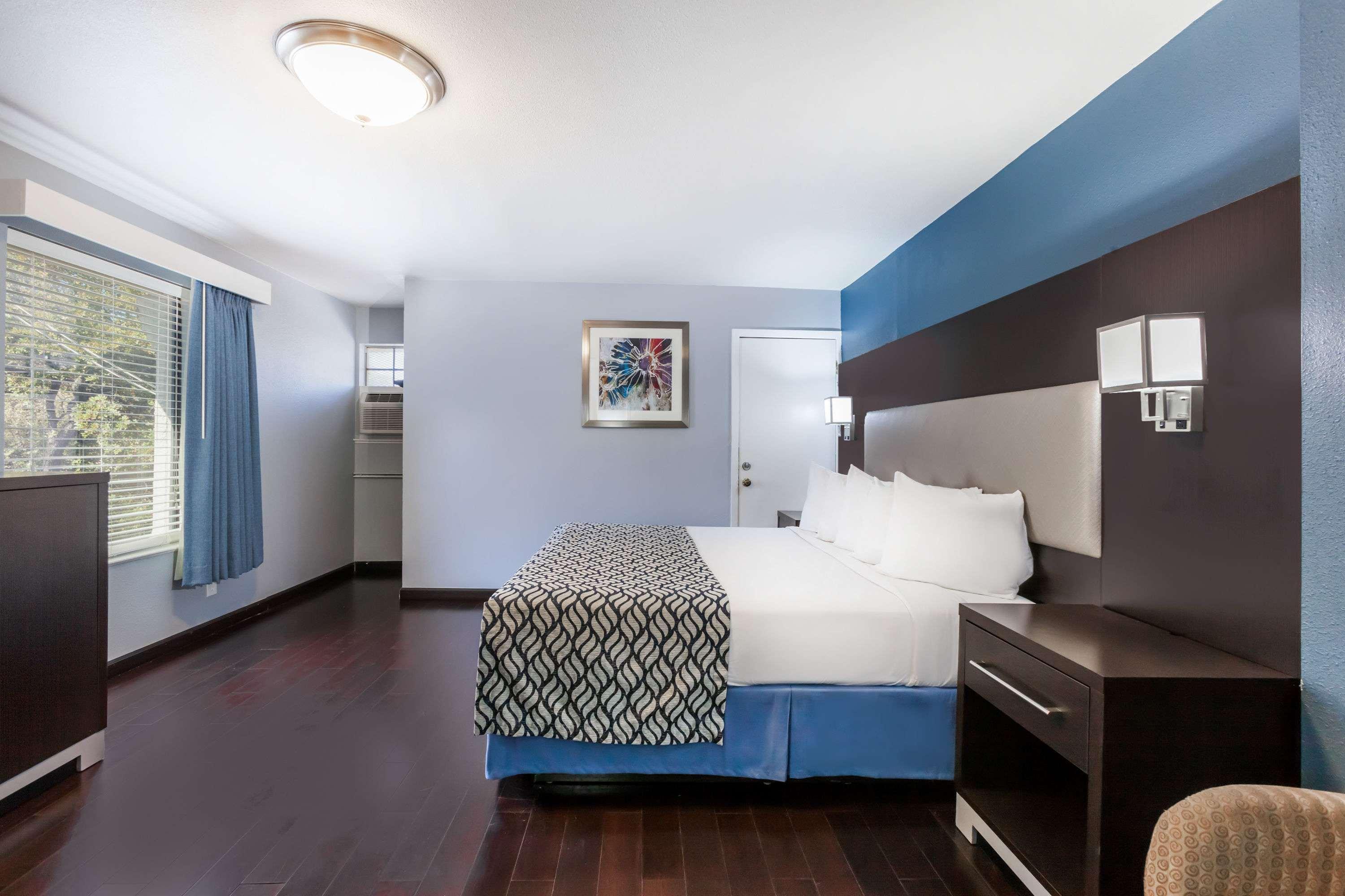 Hotel Days By Wyndham Austin/university/downtown 2*