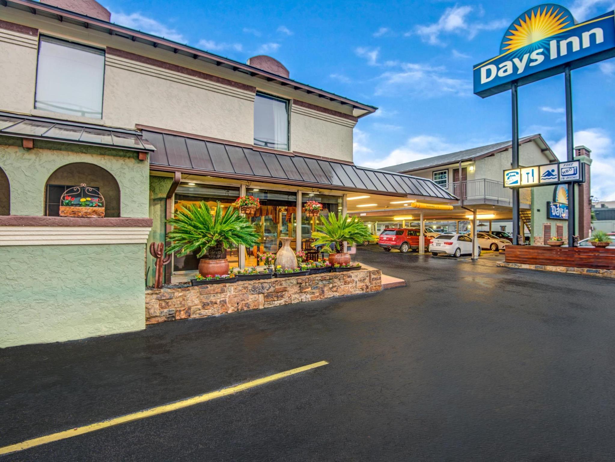 Days By Wyndham Austin/university/downtown Hotel