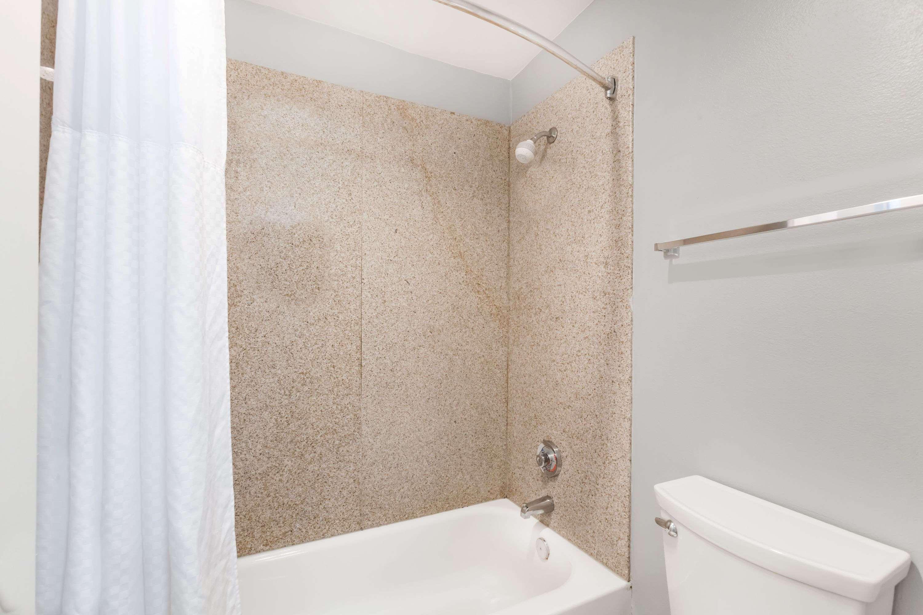 Days By Wyndham Austin/university/downtown Hotel