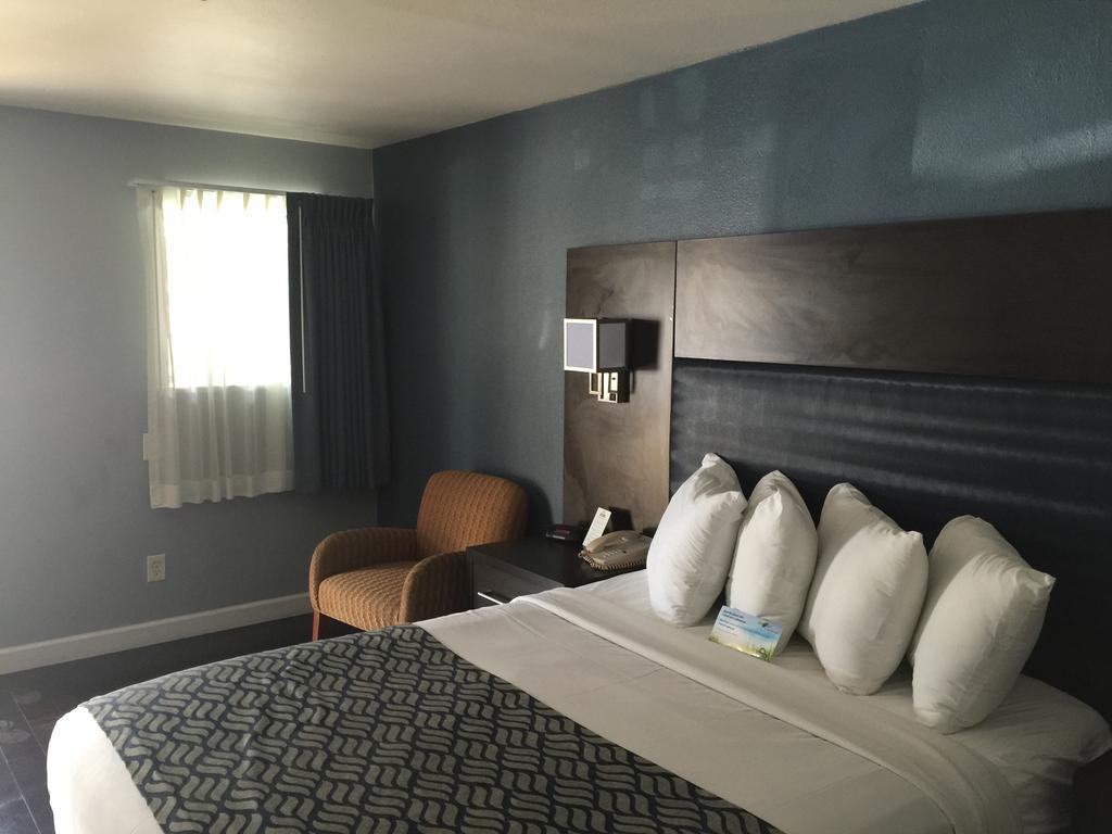 Hotel Days By Wyndham Austin/university/downtown 2*