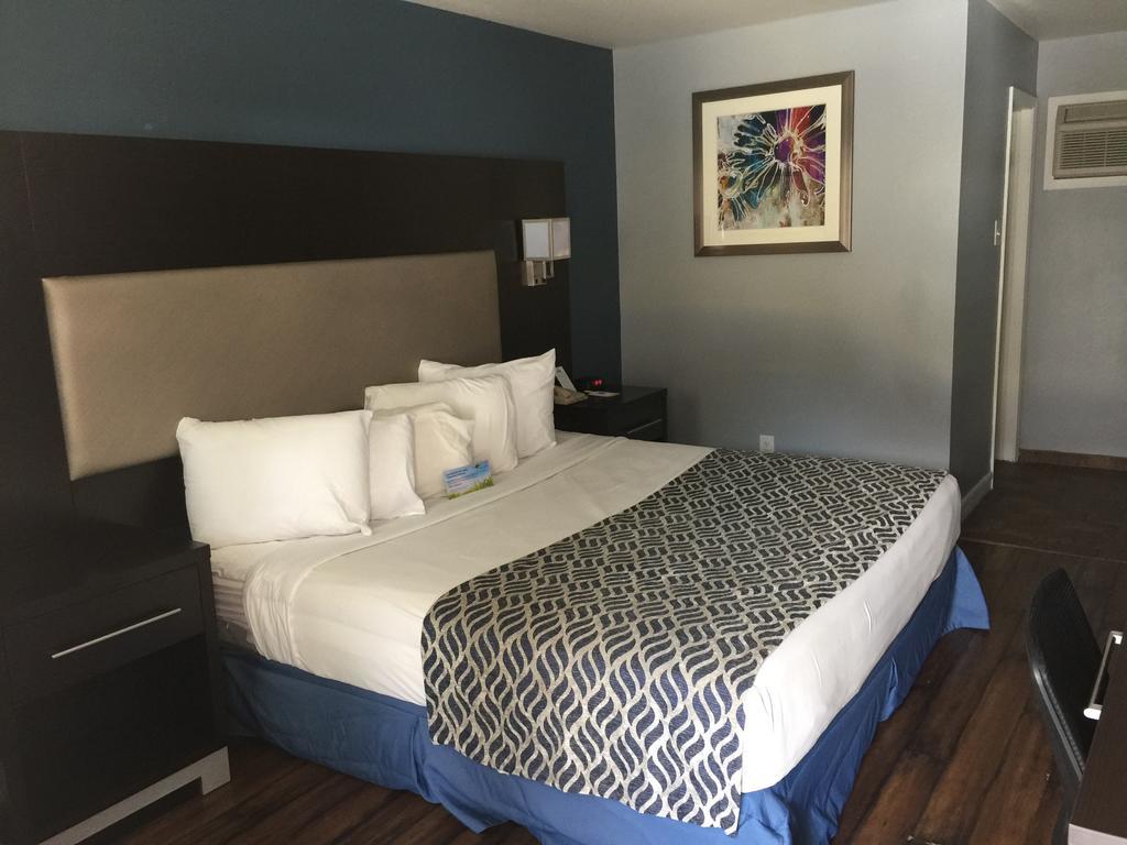 Days By Wyndham Austin/university/downtown Austin