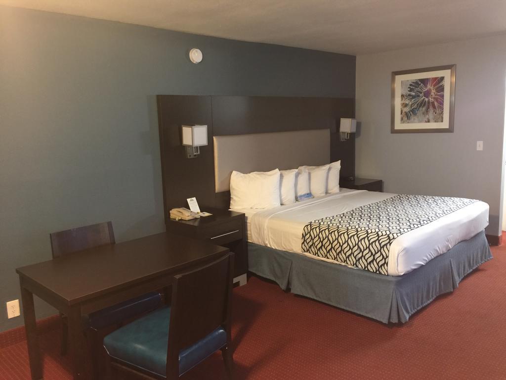 Hotel Days By Wyndham Austin/university/downtown Austin