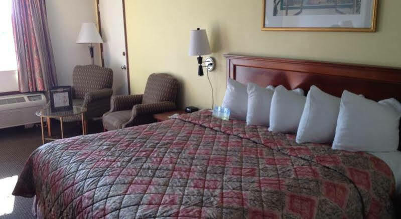 Days By Wyndham Austin/university/downtown Hotel